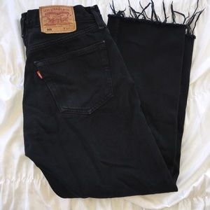 Levi’s black cropped ankle jeans